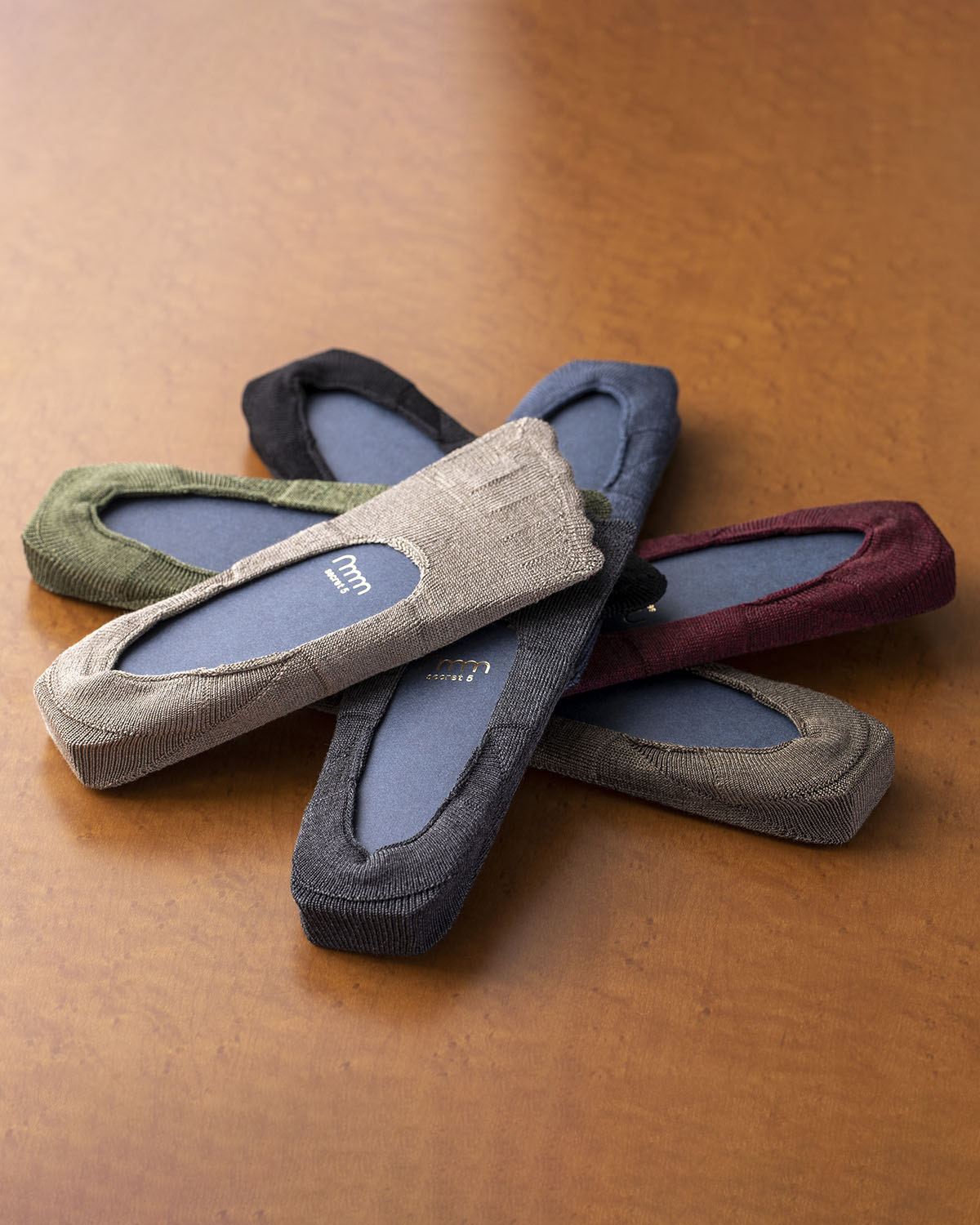 消炭色(けしずみいろ)